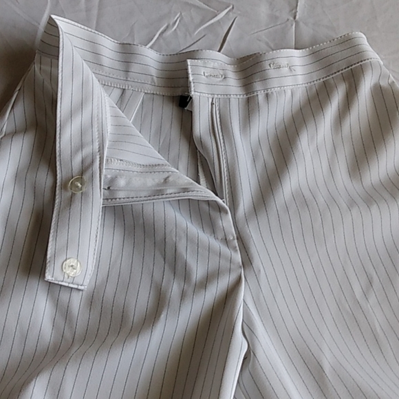 2pieces pinstripe pant suit Size 7 brand is call Snap white pinstripe - Picture 6 of 6